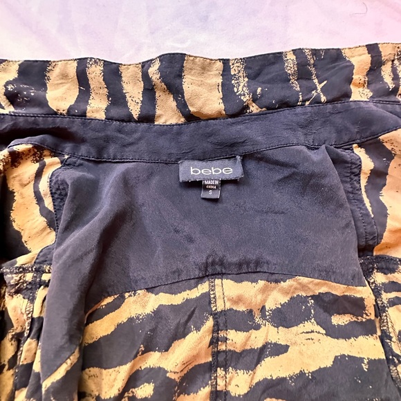 Bebe khaki Zebra Print  Button Down Shirt Top Blouse - Picture 6 of 7